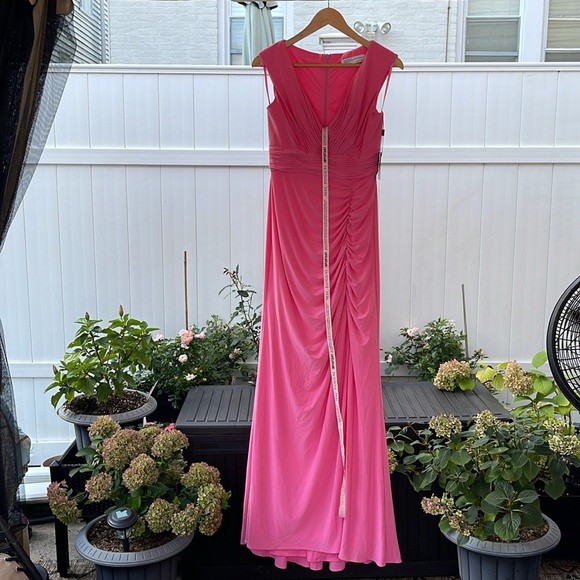 Ieena x Mac Duggal - Candy Pink Jersey Sleeveless Side Ruched Slit Gown Size 4 - Picture 3 of 17